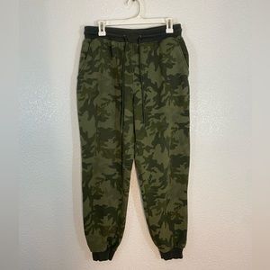 👁️ 3 for $20 Camo Joggers L